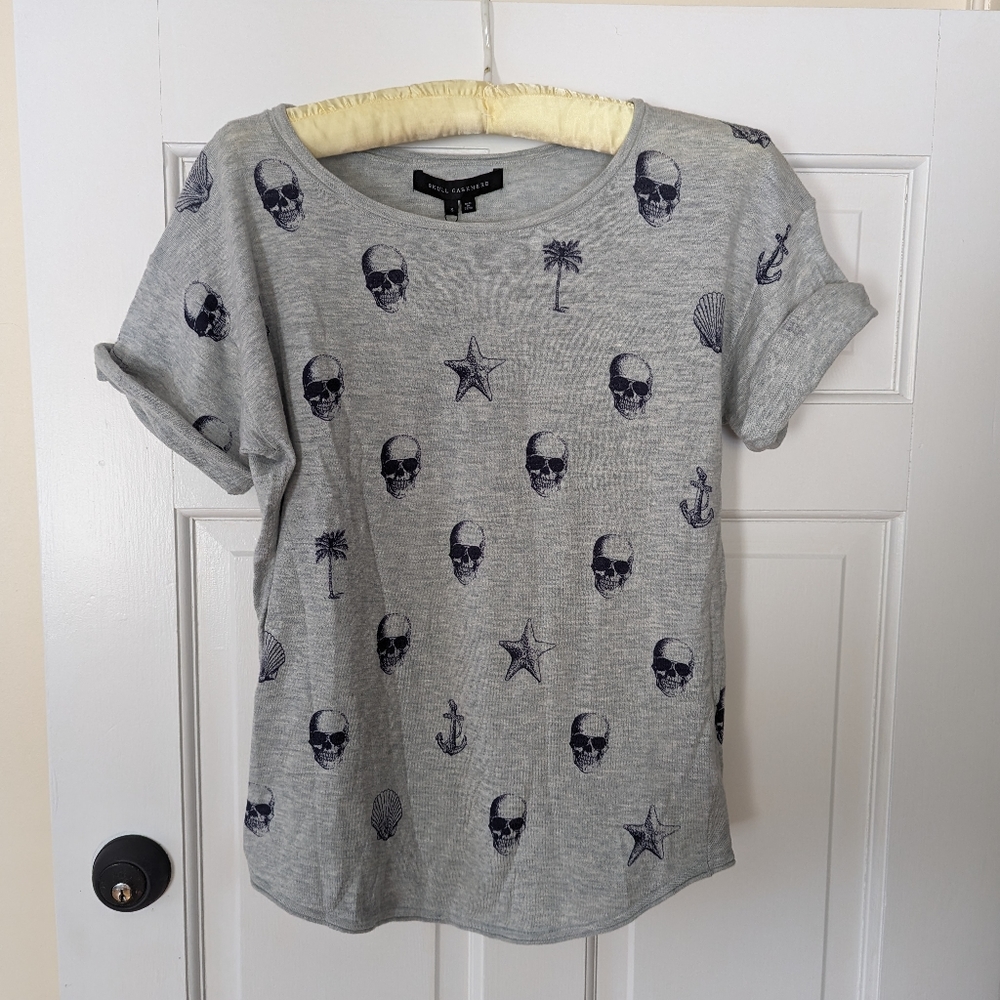 COPY - COPY - SKULL CASHMERE Sz S Small  Gray with Black Skulls Short Sleeve NWT